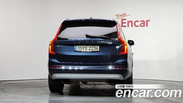 Volvo XC90 2022 — ფოტო 4/20