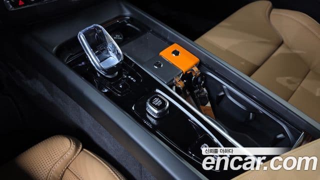 Volvo XC60 2025 — Şəkil 9/20