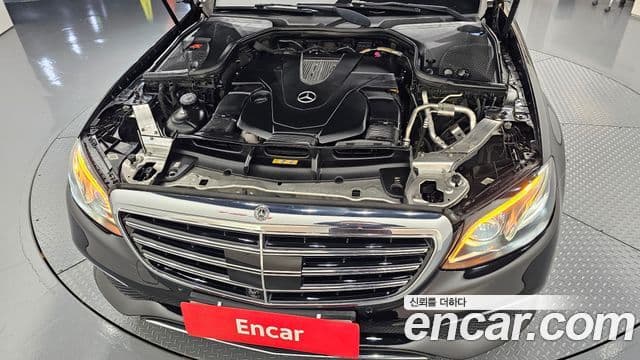 Mercedes-Benz E-Class 2018 — фото 6 из 20