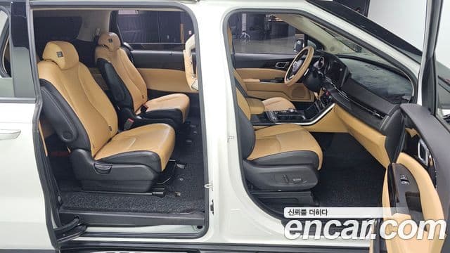 Kia Carnival 2021 — ფოტო 12/20