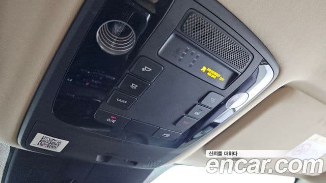 Kia Carnival 2021 — ფოტო 18/20