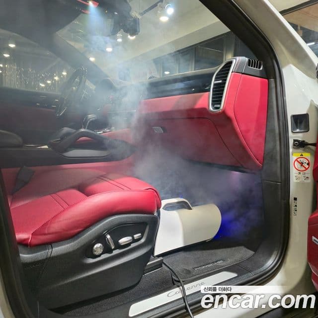 Porsche Cayenne 2020 — Photo 18/20