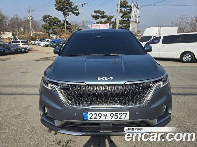 Kia Carnival 2022 — ფოტო 2/20