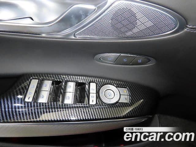 Genesis GV70 2022 — Şəkil 13/20