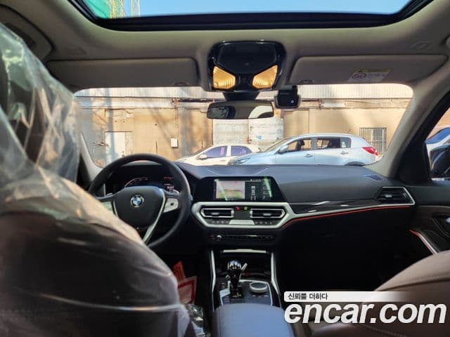 BMW 3 Series 2021 — фото 7 из 20