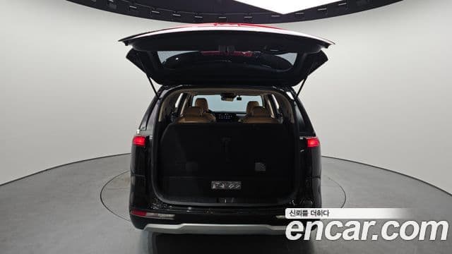 Kia Carnival 2021 — фото 20 из 20