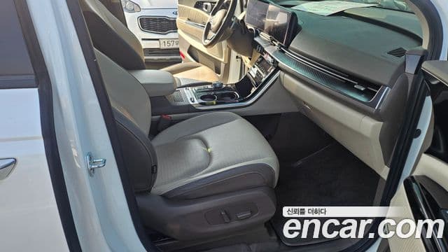 Kia Carnival 2022 — Şəkil 18/20