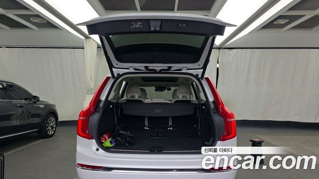 Volvo XC90 2021 — ფოტო 19/20