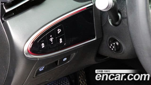 Genesis GV70 2021 — Şəkil 14/20