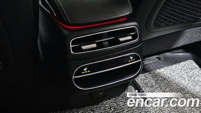 Genesis GV70 2021 — Şəkil 18/20