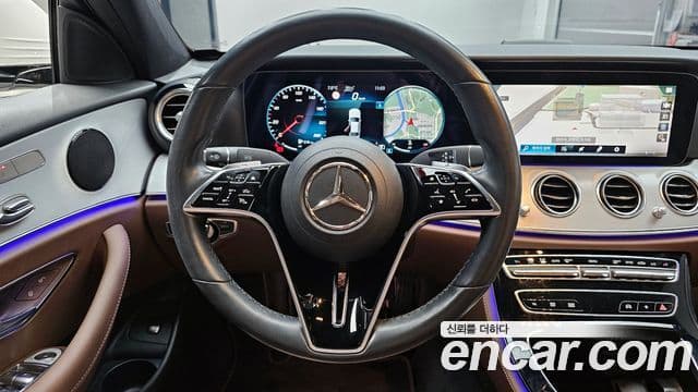 Mercedes-Benz E-Class 2021 — ფოტო 13/20