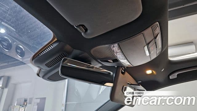 Mercedes-Benz E-Class 2021 — ფოტო 16/20
