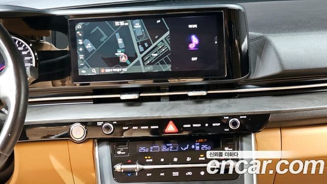 Kia Carnival 2021 — фото 14 из 20