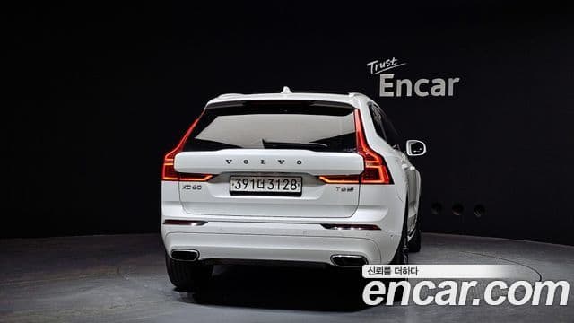 Volvo XC60 2020 — Фото 4/20
