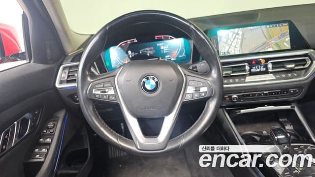 BMW 3 Series 2019 — ფოტო 13/20