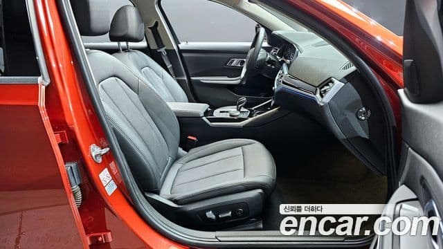 BMW 3 Series 2019 — фото 11 из 20