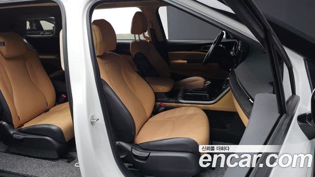 Kia Carnival 2023 — Фото 10/20