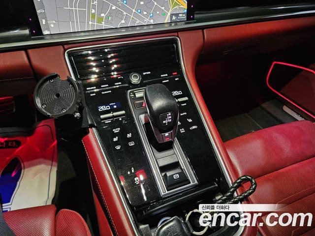 Porsche Panamera 2018 — Photo 13/20