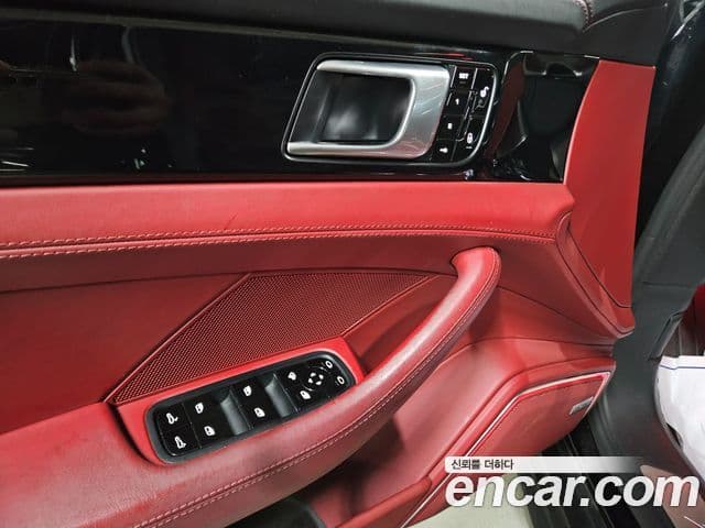 Porsche Panamera 2018 — Photo 20/20