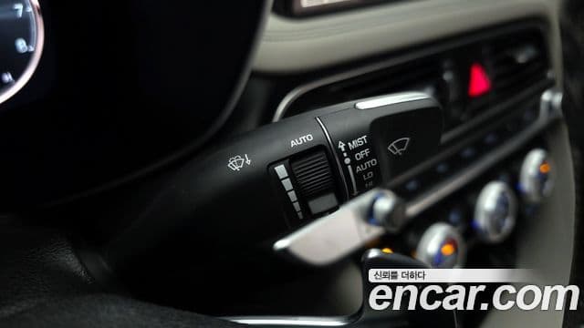 Genesis G70 2021 — ფოტო 18/20