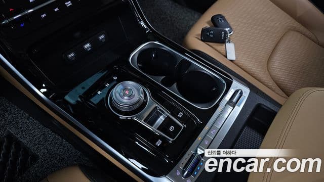 Kia Carnival 2023 — фото 9 из 20