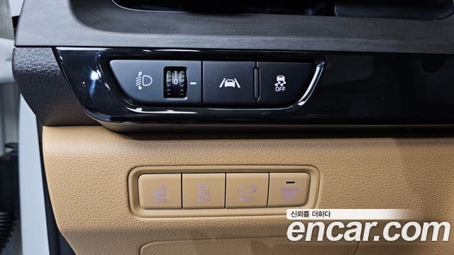 Kia Carnival 2023 — фото 14 из 20