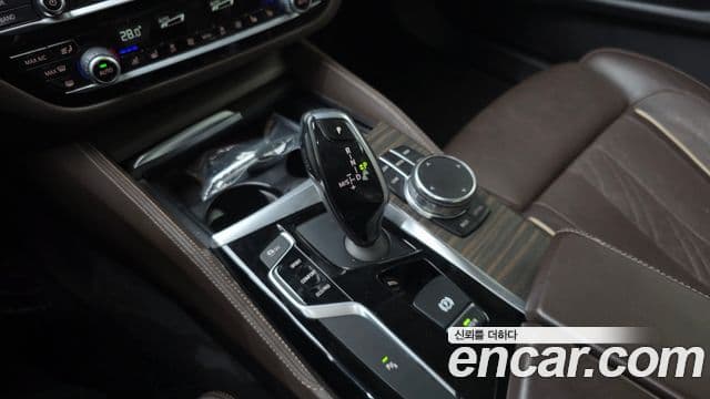 BMW 5 Series 2018 — фото 9 из 20