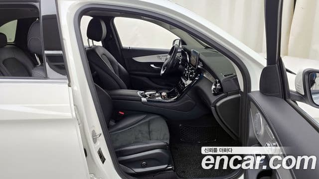 Mercedes-Benz GLC-Class 2019 — Şəkil 11/20