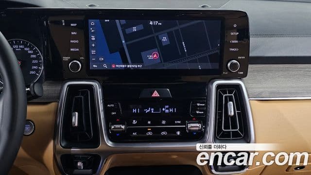 Kia Sorento 2021 — ფოტო 14/20