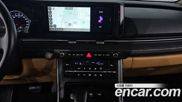 Kia Carnival 2022 — Photo 7/20