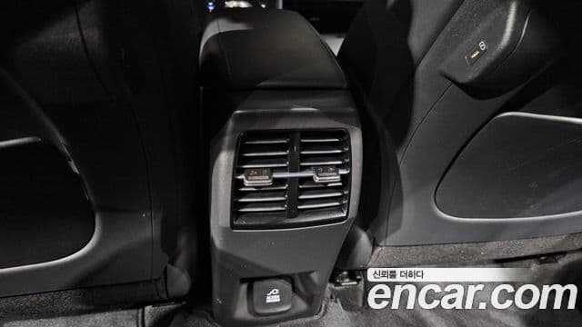 Kia Niro 2022 — ფოტო 19/20
