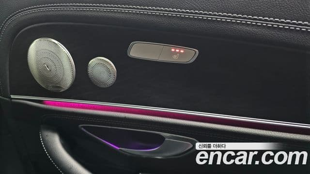 Mercedes-Benz E-Class 2022 — Şəkil 18/20