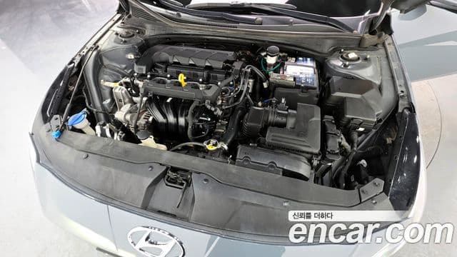 Hyundai The New Avante Hybrid 2020 — Photo 7/20