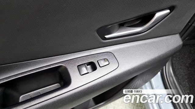 Hyundai The New Avante Hybrid 2020 — Photo 4/20
