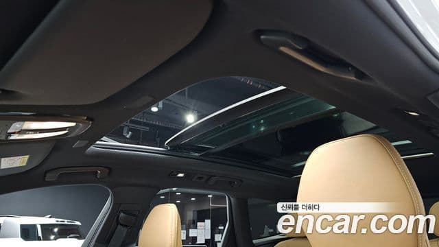 Volvo XC60 2022 — ფოტო 19/20