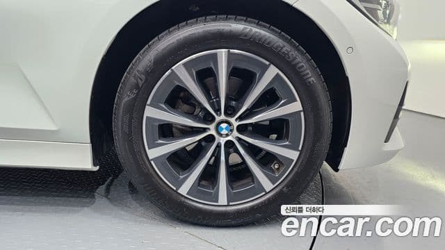 BMW 3 Series 2021 — Photo 10/20