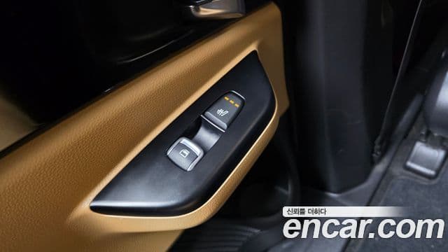 Kia Carnival 2021 — Фото 19/20