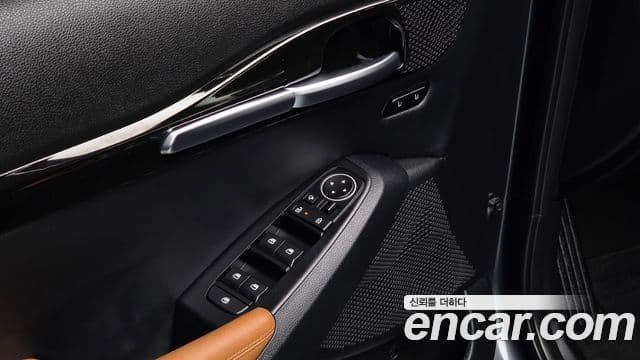 Kia Seltos 2023 — ფოტო 16/20