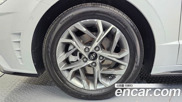 Hyundai Sonata 2022 — ფოტო 4/20