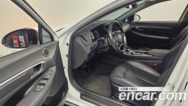 Hyundai Sonata 2022 — ფოტო 9/20