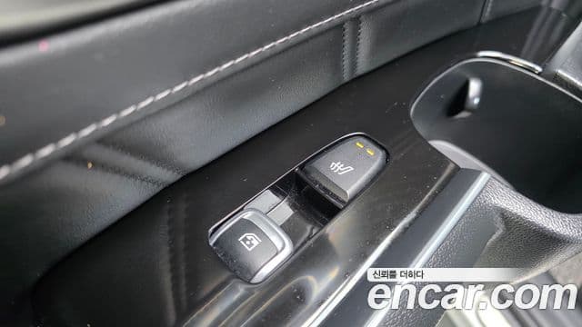 Kia Sorento 2023 — Фото 18/20