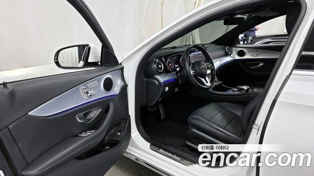 Mercedes-Benz E-Class 2019 — Фото 10/20