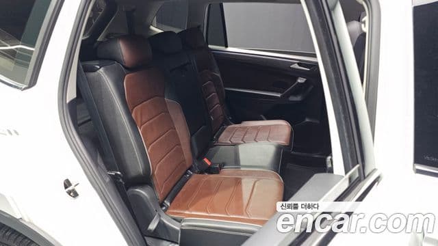 Volkswagen Tiguan Allspace 2023 — фото 12 из 20