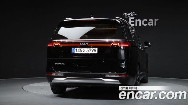 Kia Carnival 2021 — ფოტო 4/20