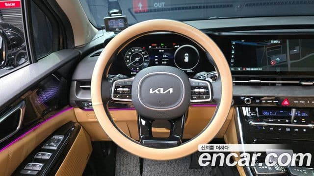 Kia Carnival 2021 — ფოტო 13/20