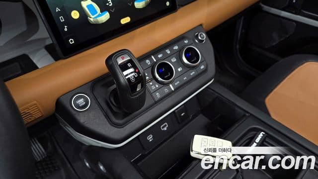 Land Rover Defender 2024 — фото 9 из 20