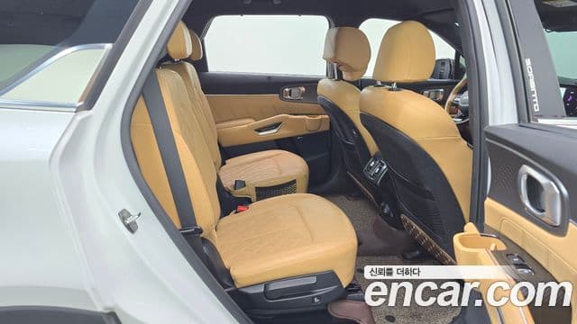 Kia Sorento 2023 — фото 12 из 20