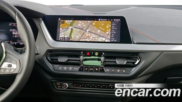 BMW 1 Series 2021 — ფოტო 14/20