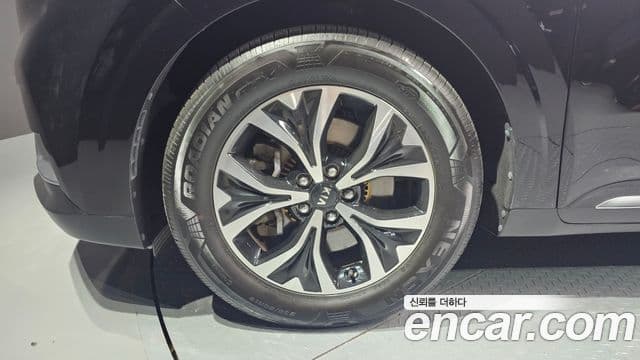 Kia Carnival 2021 — Фото 5/20