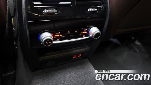 BMW 5 Series 2020 — фото 17 из 20
